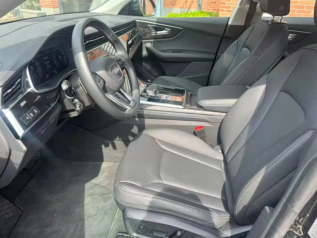 Audi Q8 2024 55 TFSI Luxury Sport фото 19