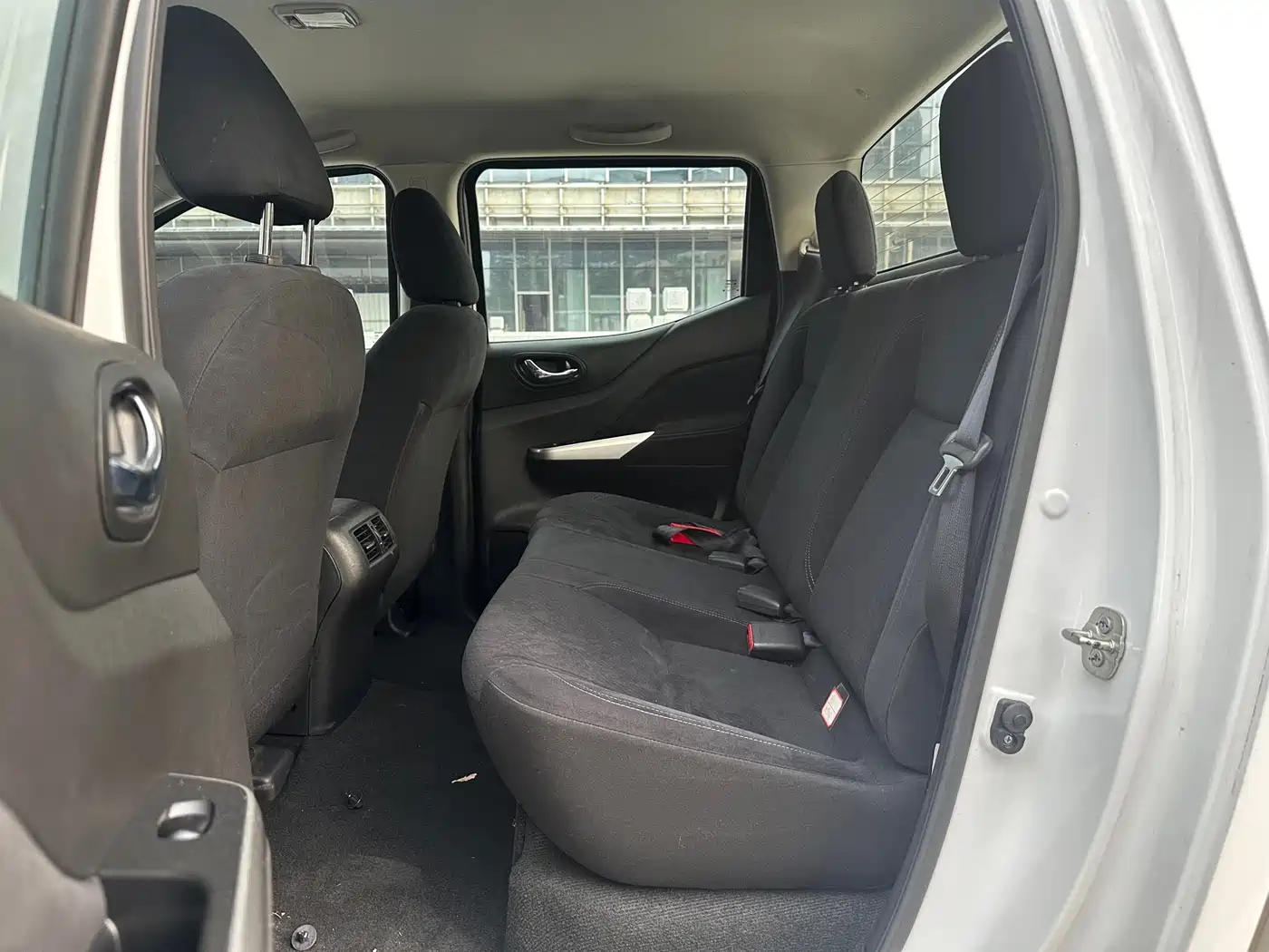 Nissan Navara 2018 2017 Model 2.5L Automatic 2WD Luxury QR25