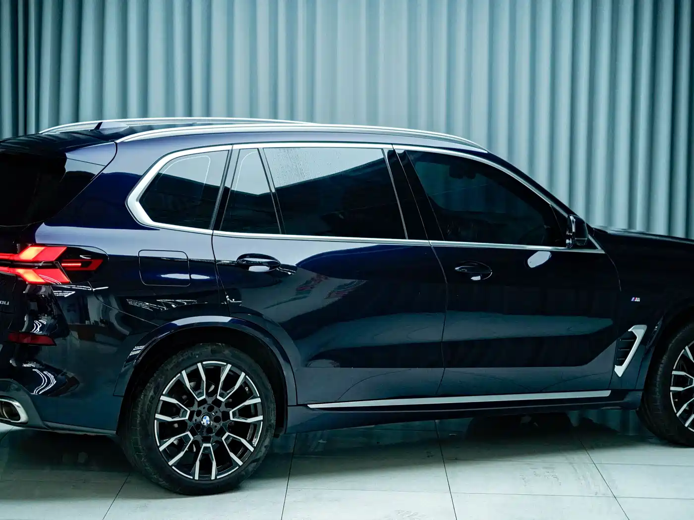 BMW X5 2023 xDrive 40Li M Sport Package фото 7