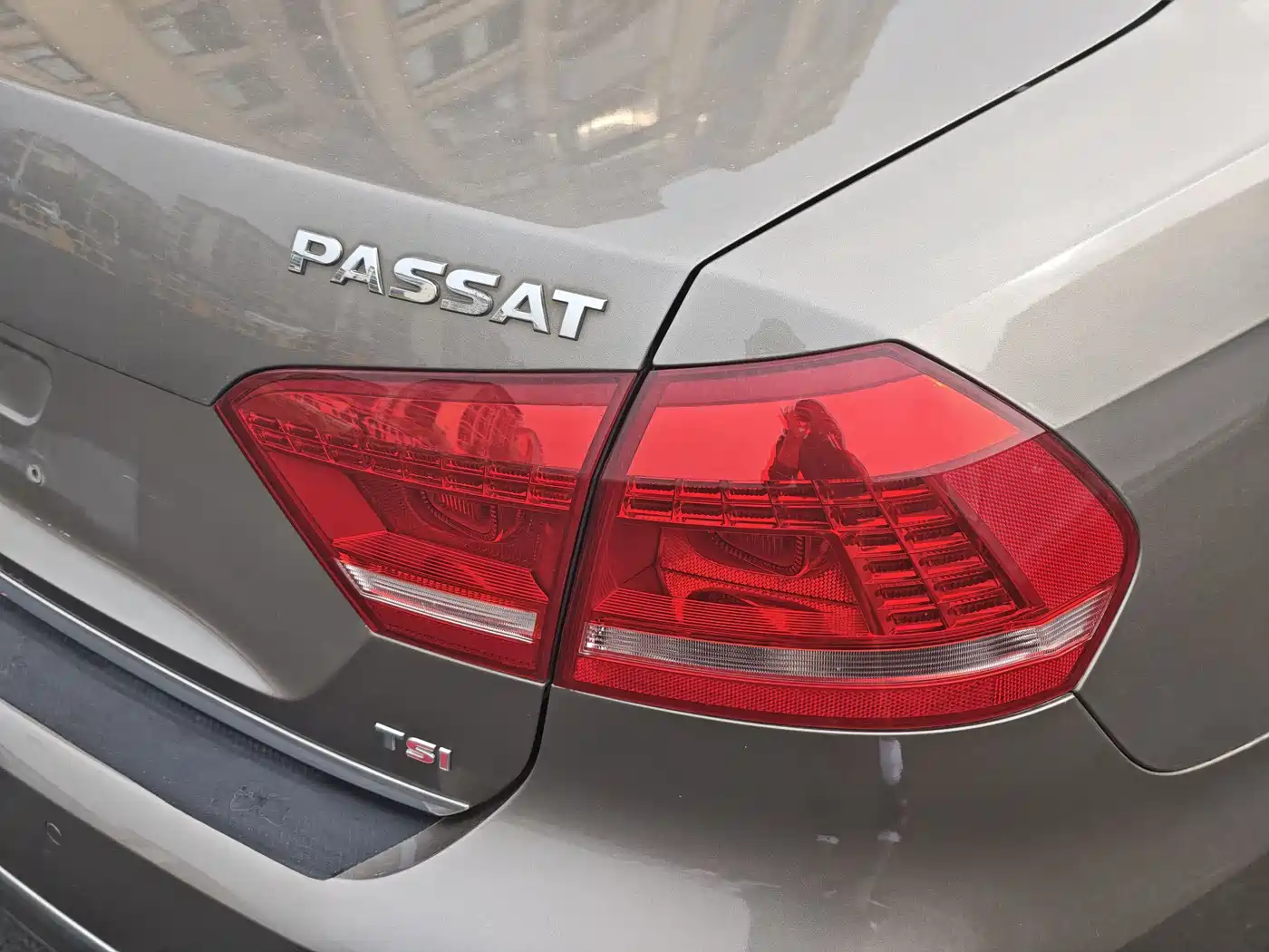 Volkswagen Passat 2014 1.8TSI DSG Executive Edition фото 15