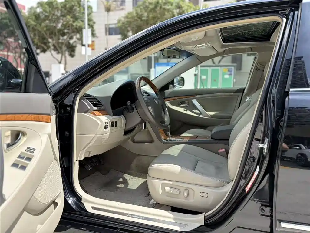 Toyota Camry 2010 200G NAVI Luxury Navigation Edition фото 4