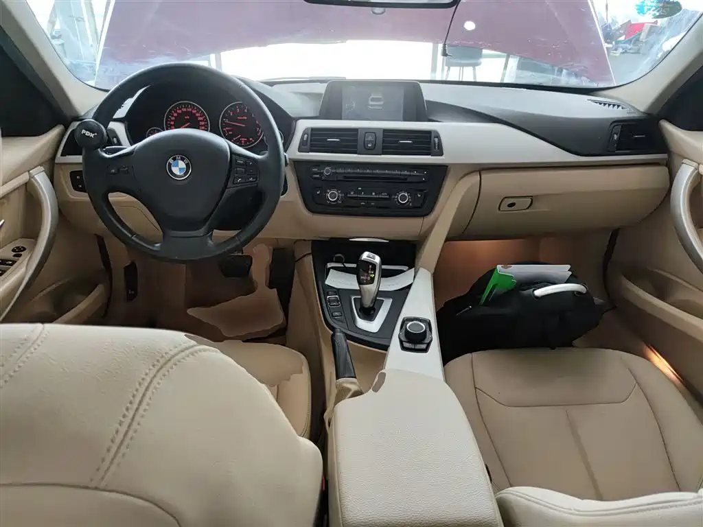 BMW 3 Series 2015 316Li Fashion фото 10