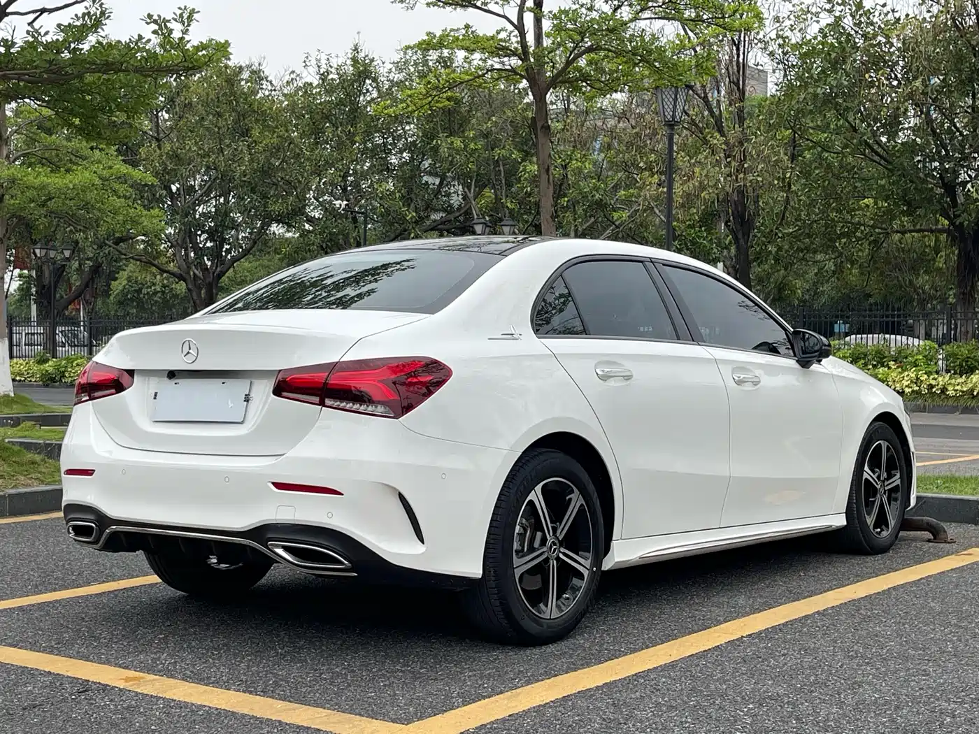 Mercedes-Benz A-Class 2022 Facelift III A 200 L Sport Sedan Fashion фото 4