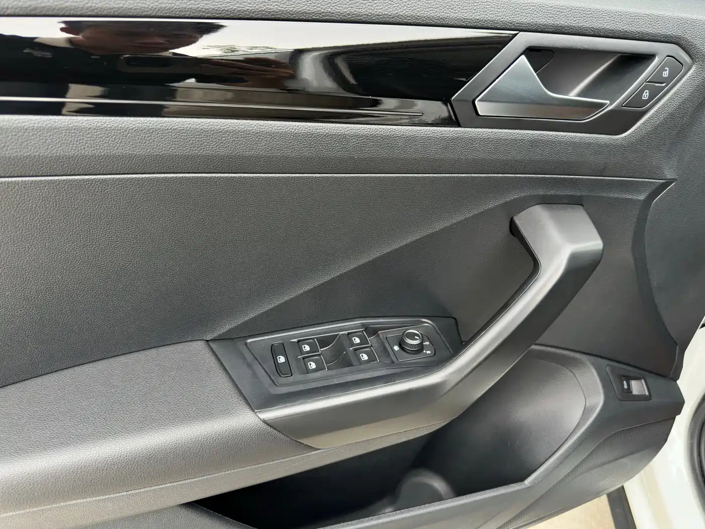 Volkswagen T-ROC 2022 280TSI DSG 2WD Comfort PLUS фото 17