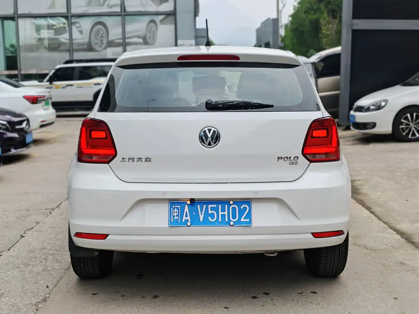 Volkswagen Polo 2016 1.6L Automatic Luxury фото 8