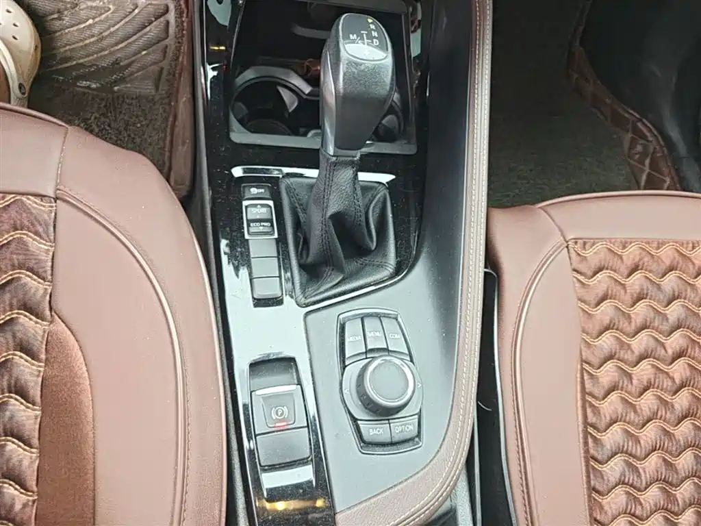 BMW X1 2018 sDrive18Li Premium Model фото 14