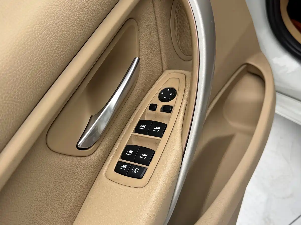 BMW 3 Series 2015 320Li Fashion фото 12