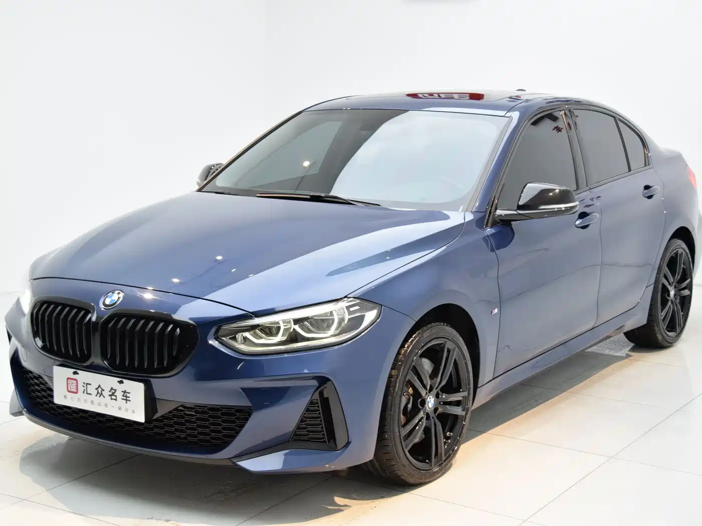 BMW 1 Series 2021 125i M Sport Black Night Edition фото 4