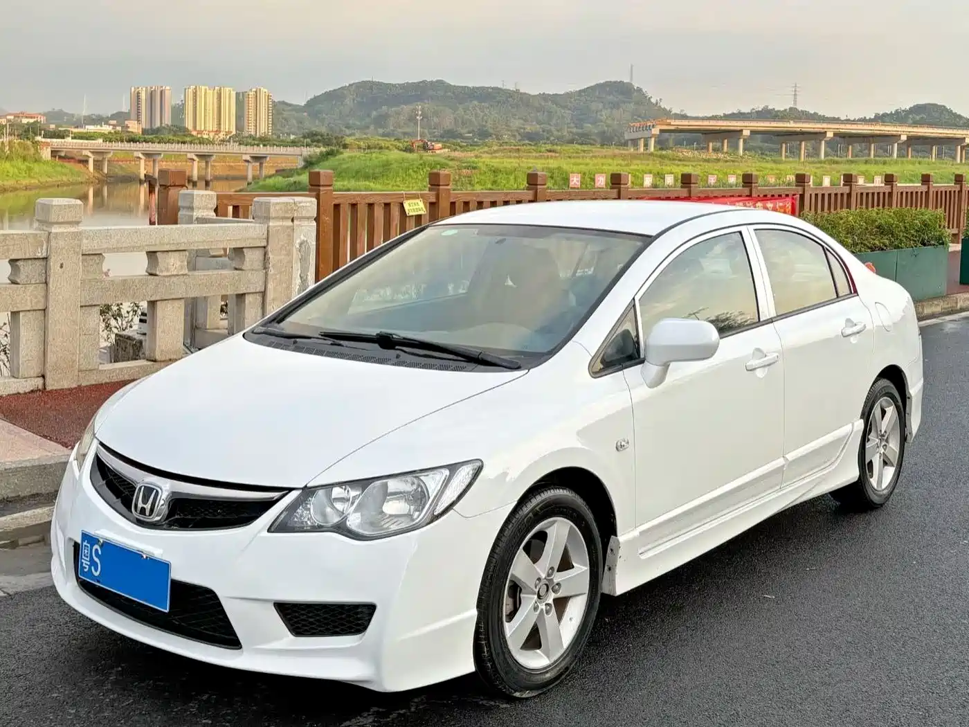 CIIMO CIIMO 2012 2012 1.8L Automatic