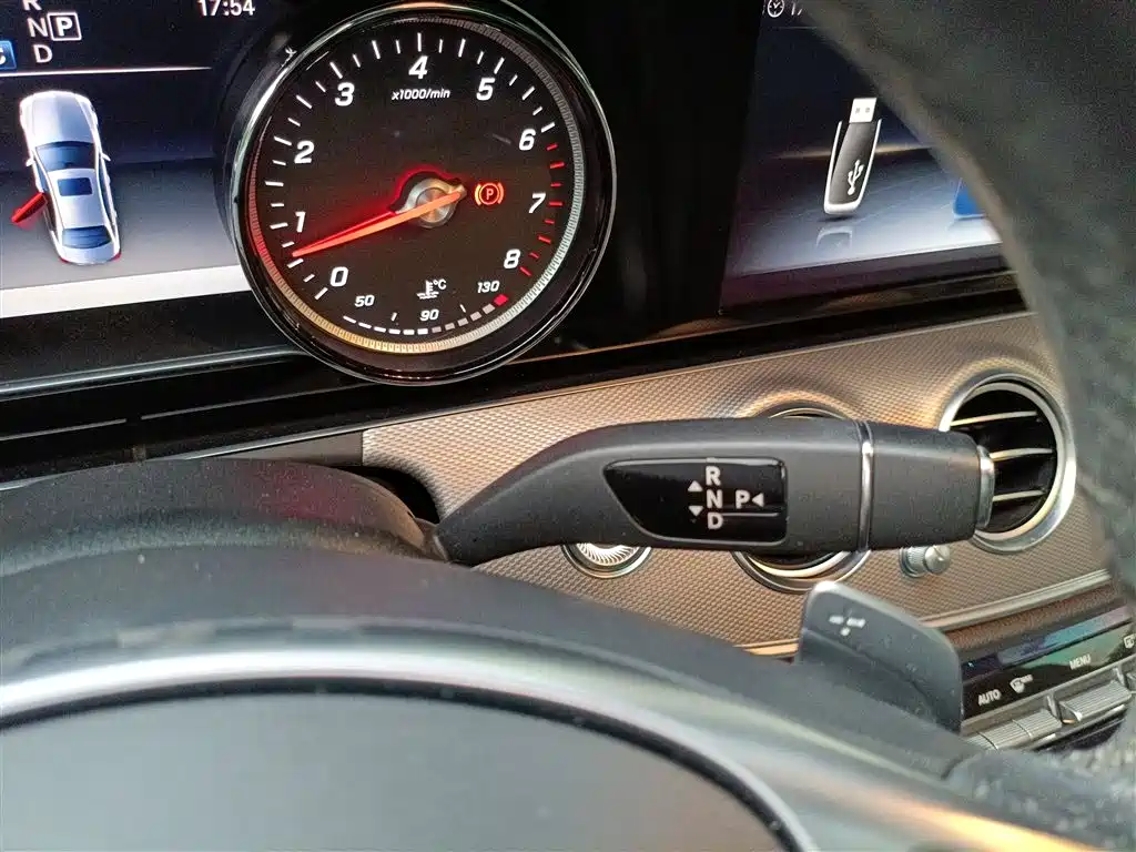 Mercedes-Benz E-Class 2017 E 200 Sport фото 14