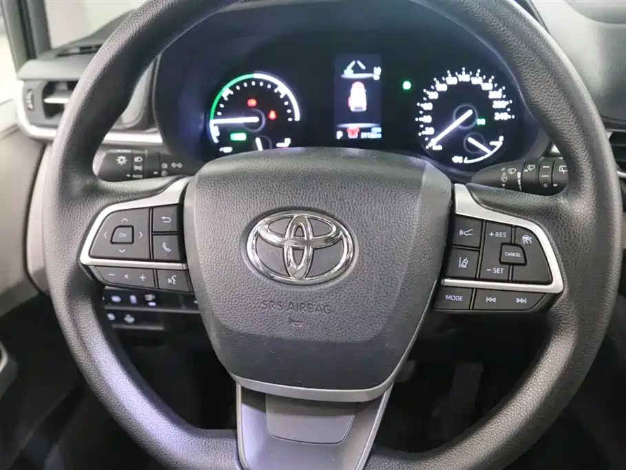 Toyota Granvia 2023 2.5L Hybrid Comfort Edition фото 6