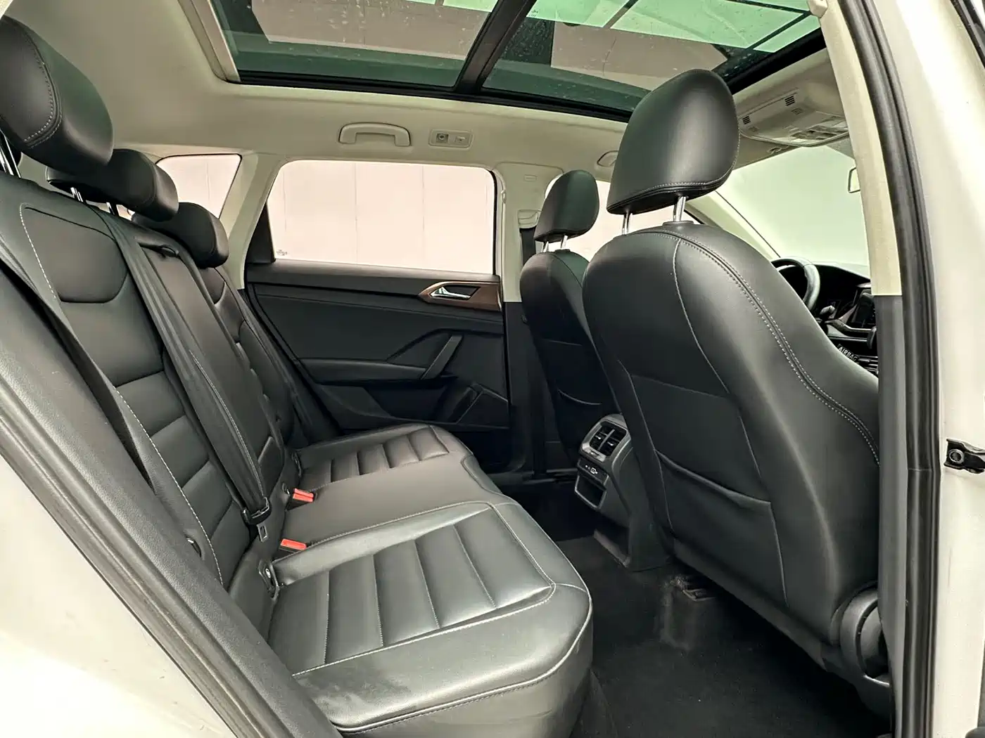 Volkswagen Tharu 2021 Model 280TSI 2WD Comfort Edition фото 11