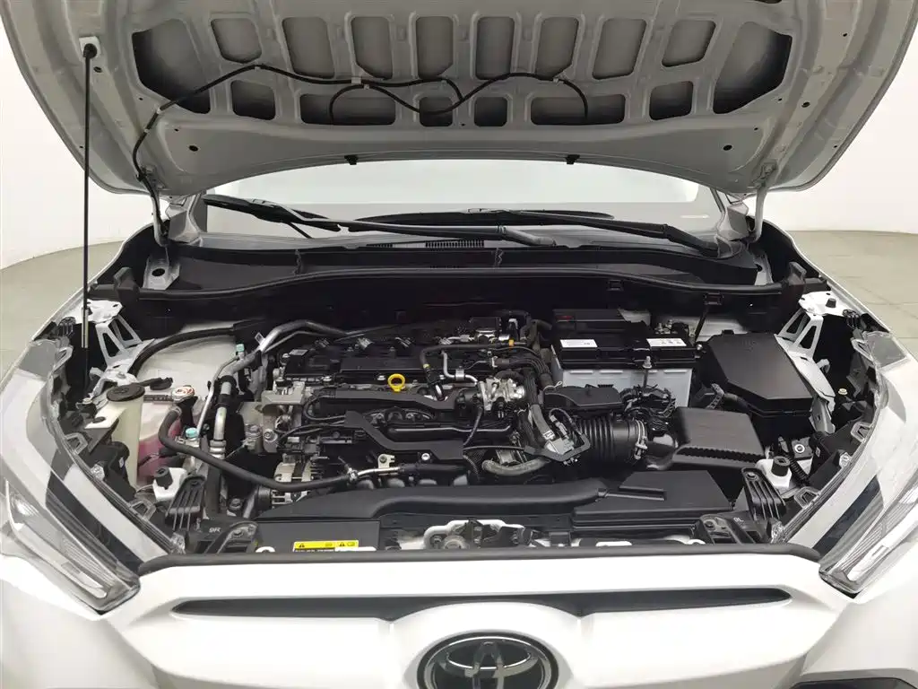 Toyota Frontlander 2022 2.0L CVT Leading Edition фото 6