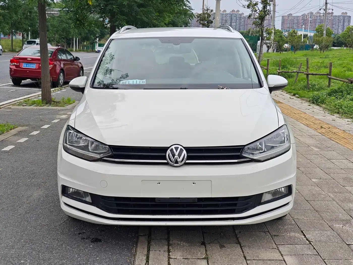 Volkswagen Touran 2016 Touran L 280TSI DSG Comfortline фото 2