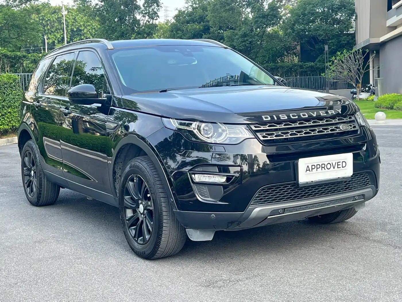 Land Rover Discovery Sport 2018 240PS SE Edition фото 3