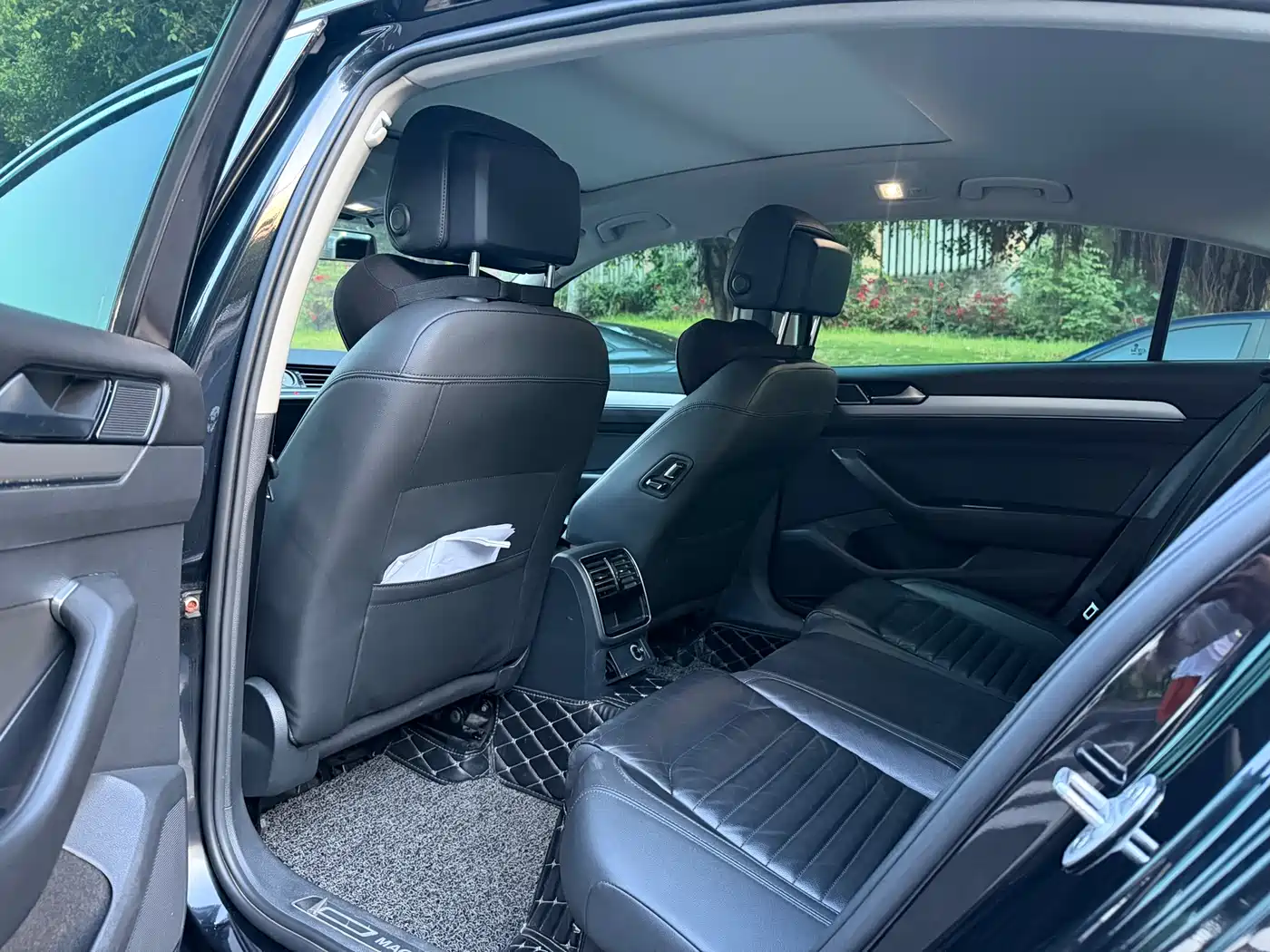 Volkswagen Magotan 2018 330TSI DSG Leading фото 9