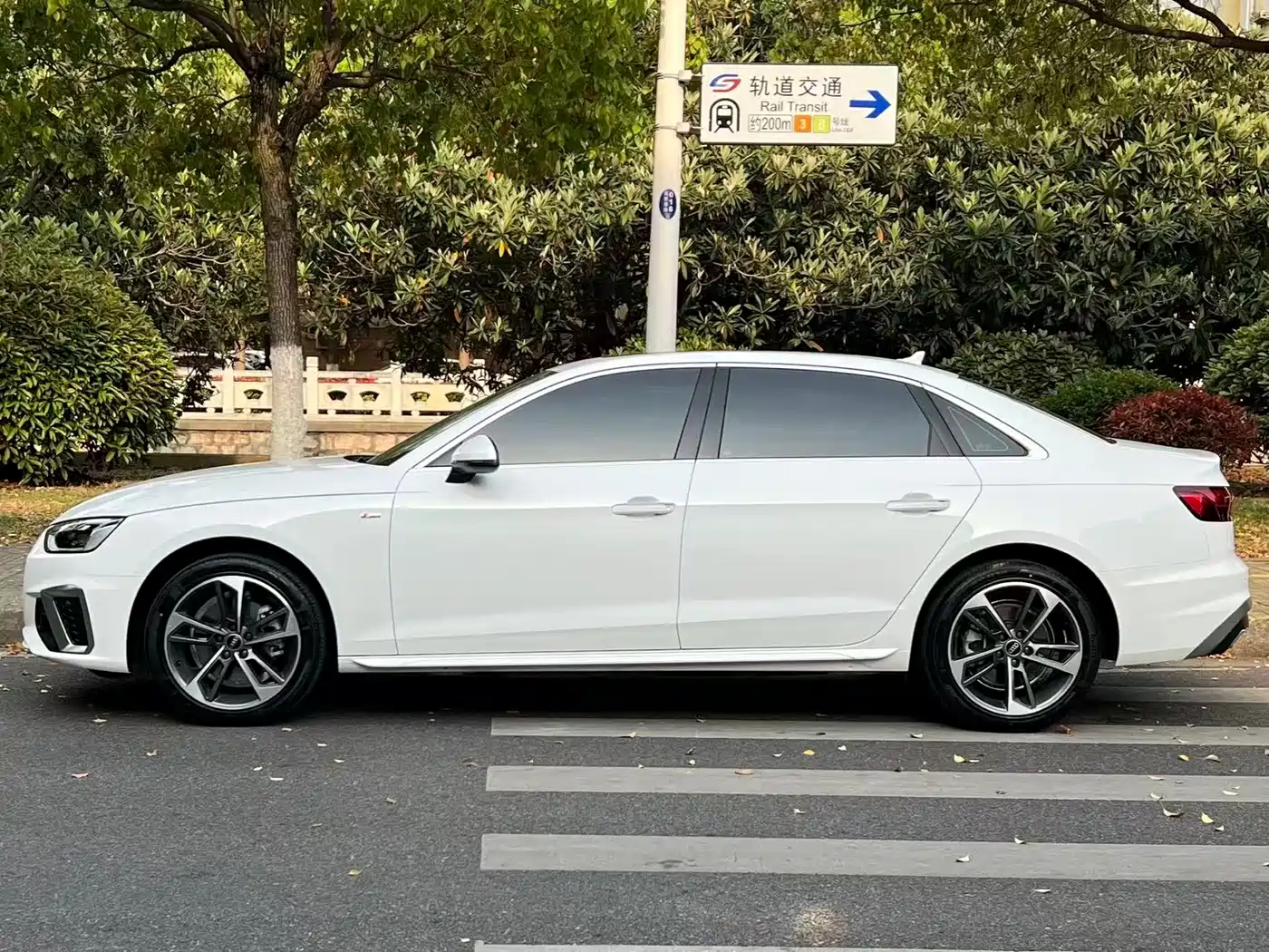 Audi A4L 2024 40 TFSI Luxury Dynamic фото 3