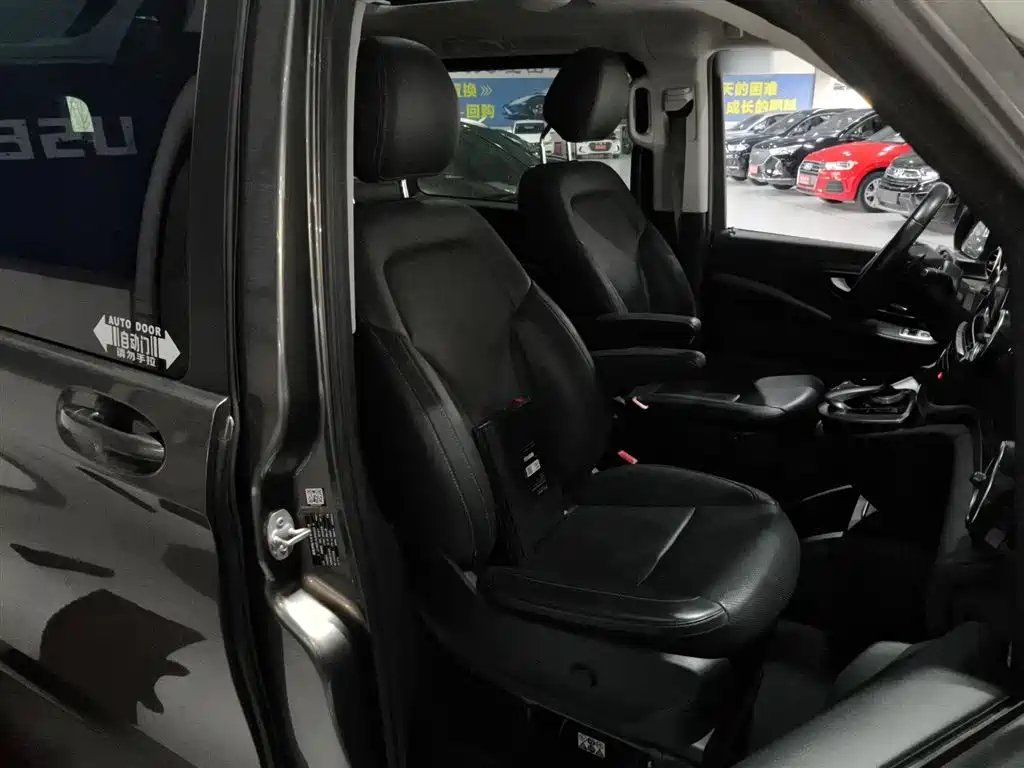 Mercedes-Benz V-Class 2017 Model V 260 Pilot Edition фото 20