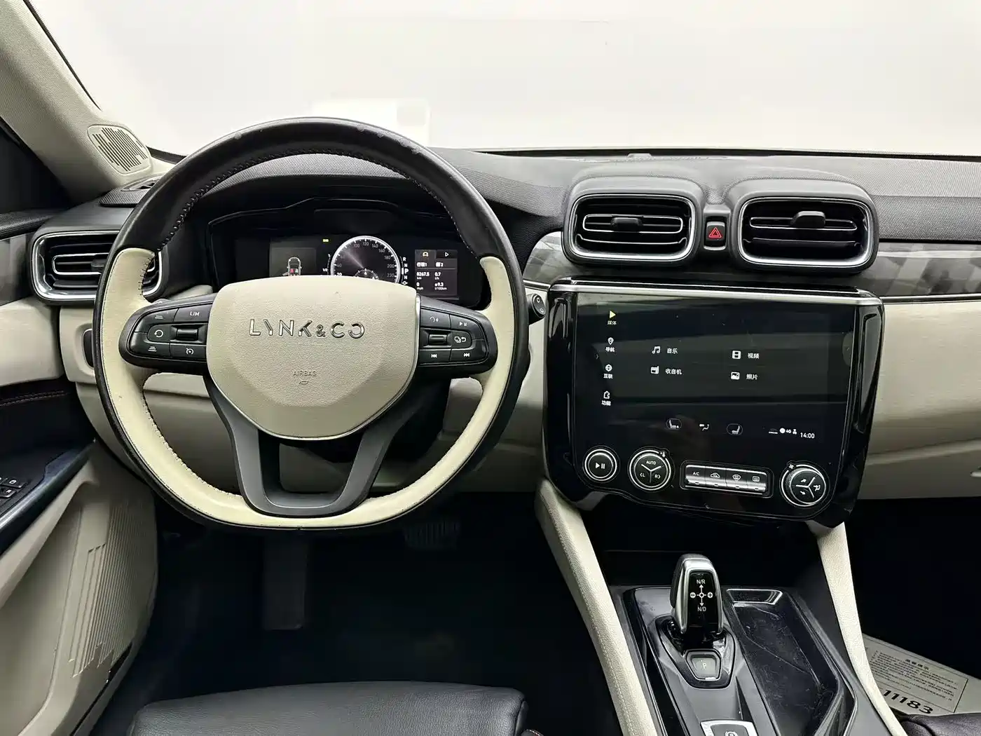 Lynk & Co 02 2018 1.5T DCT 2WD Shine Edition China V фото 10