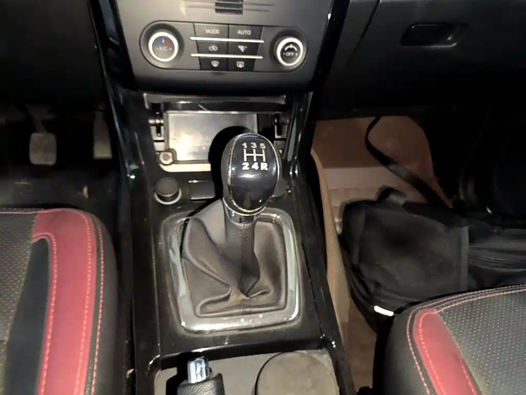 BAIC Huansu S3 2016 2016 1.5L Manual Luxury (China IV)