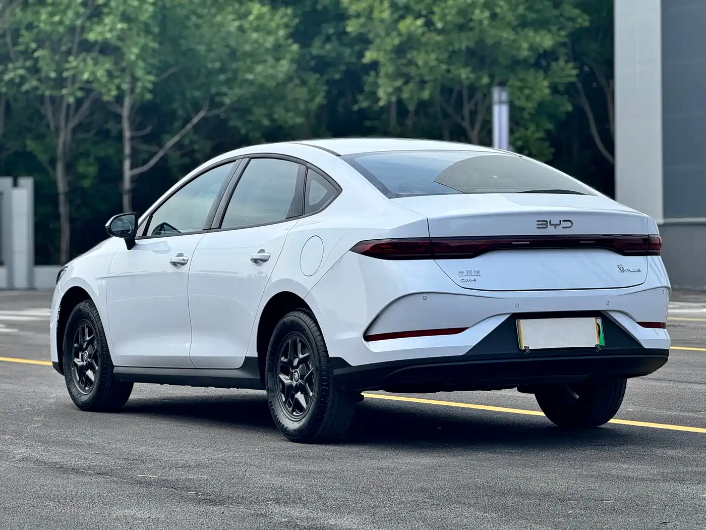 BYD Qin PLUS 2026 DM-i Smart Edition 128KM Progressive фото 4