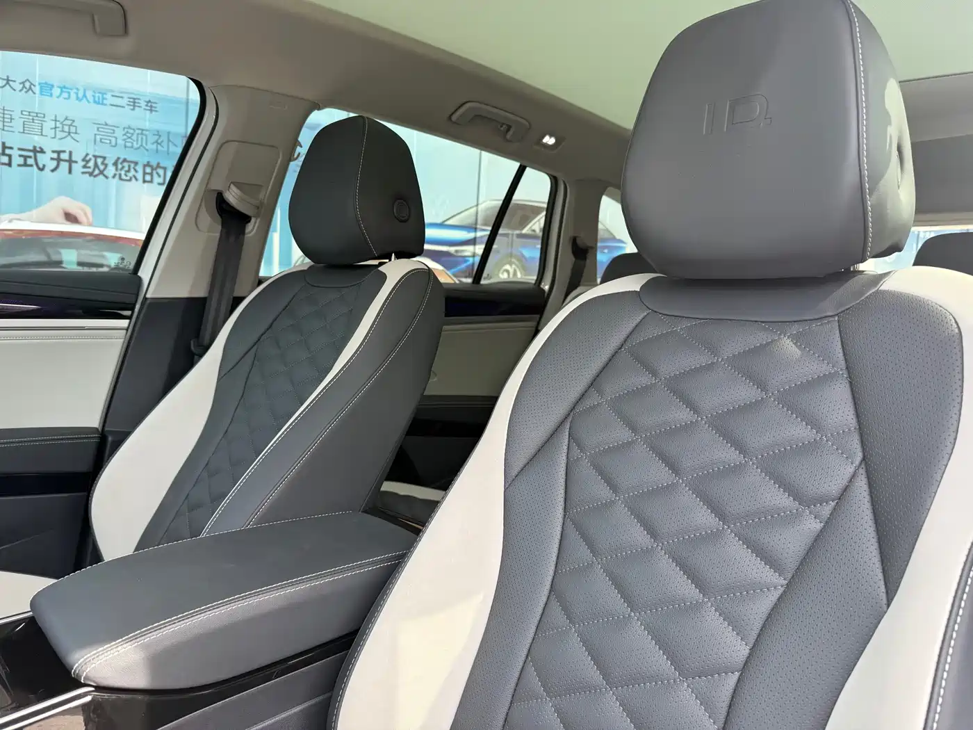 VOLKSWAGEN ID.6 CROZZ