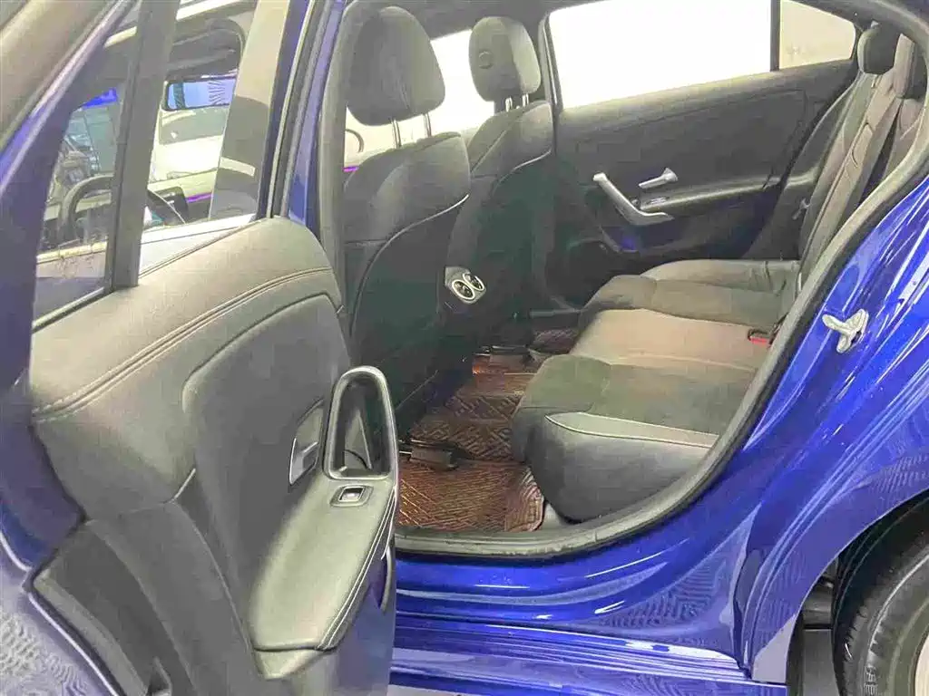Mercedes-Benz A-Class 2021 A 200 L Sport Sedan Dynamic Type фото 21