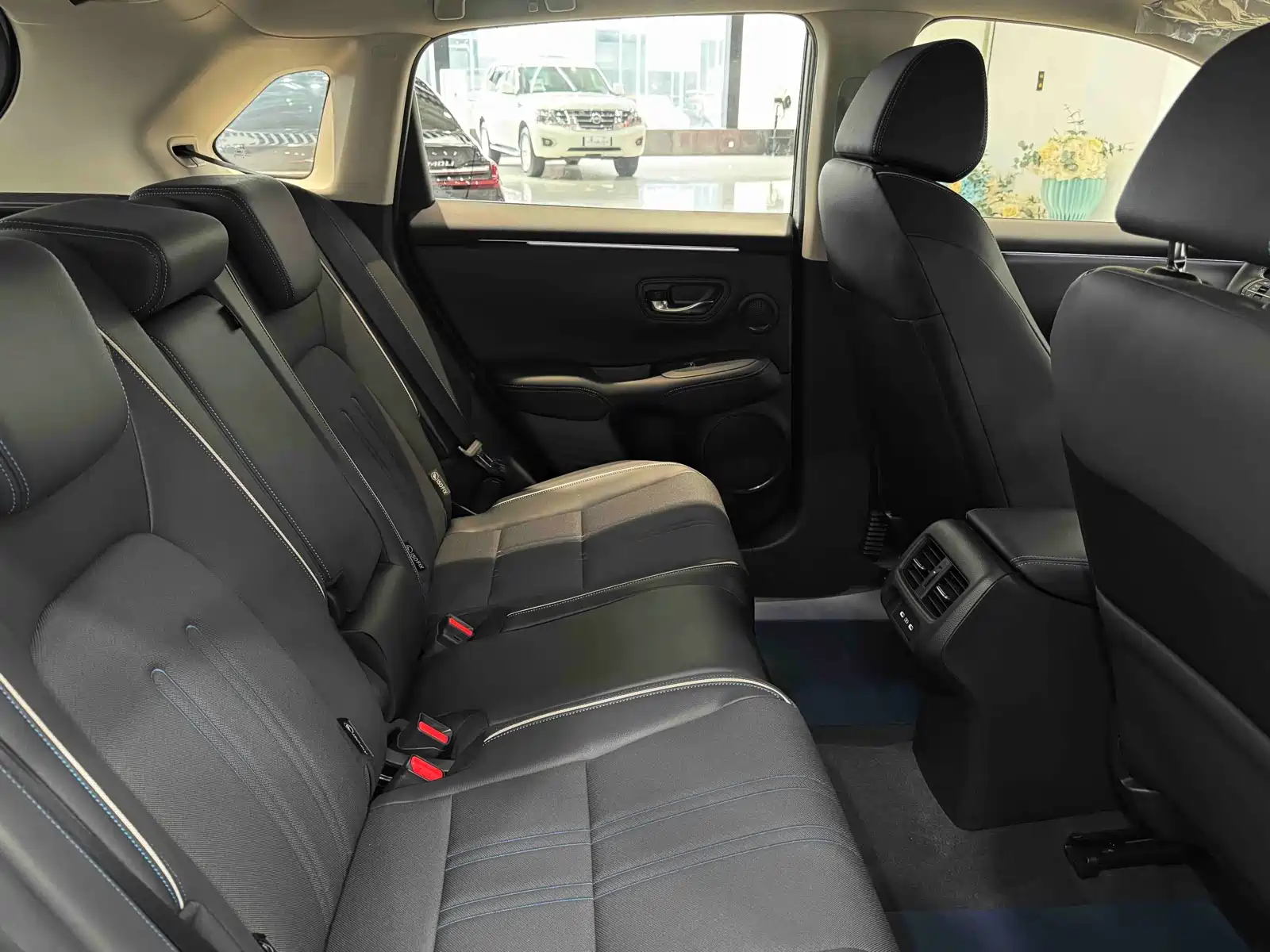 Фото 10 - Honda HR-V