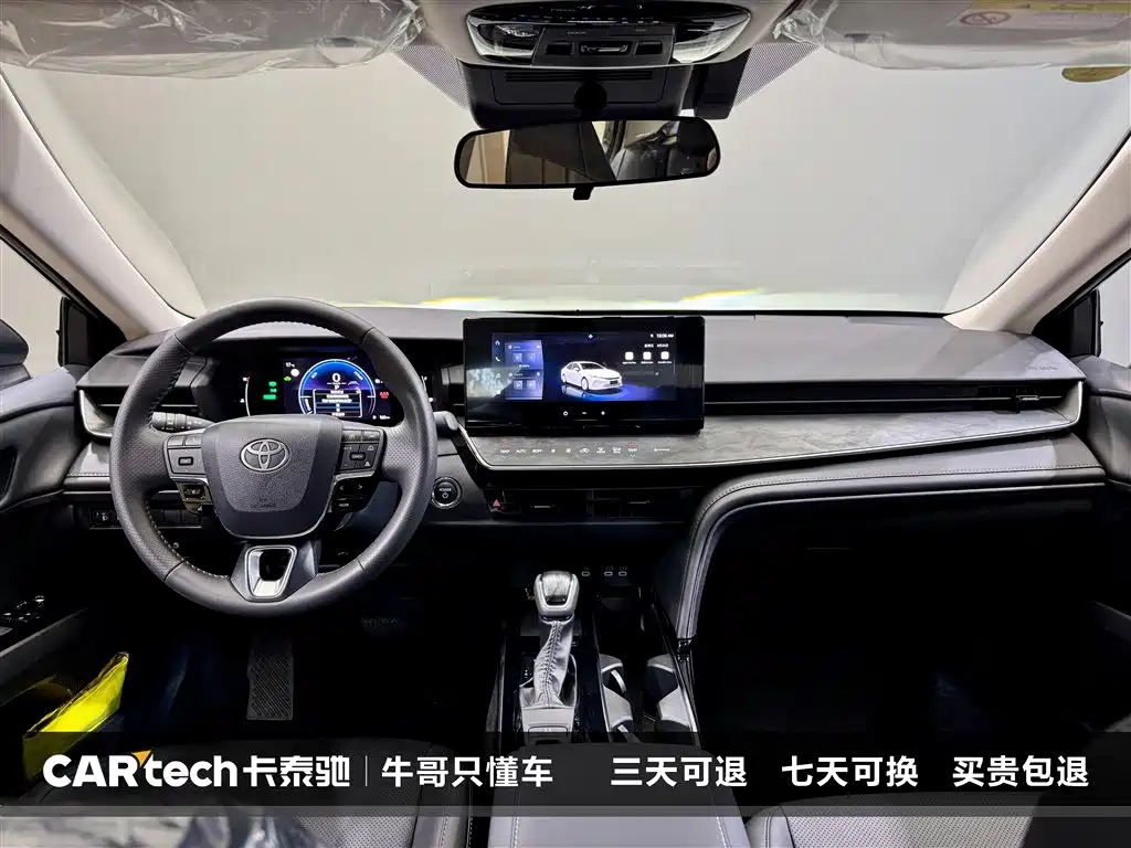Toyota Camry 2026 Hybrid 2.0HGVP Luxury Edition фото 14