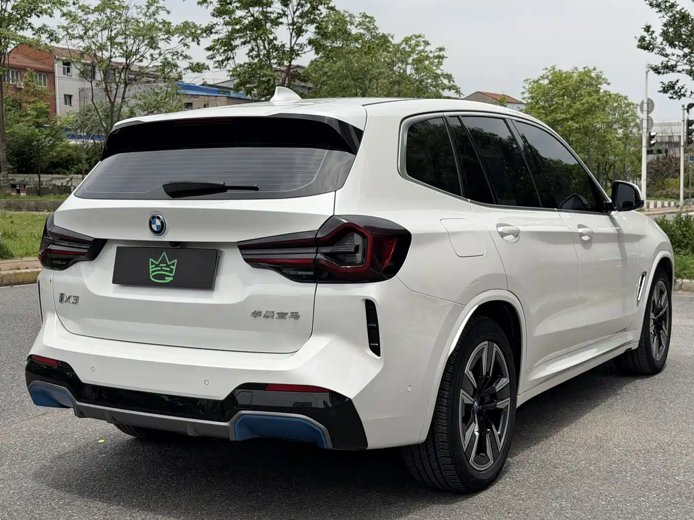 BMW iX3 2022 Leading Edition фото 4