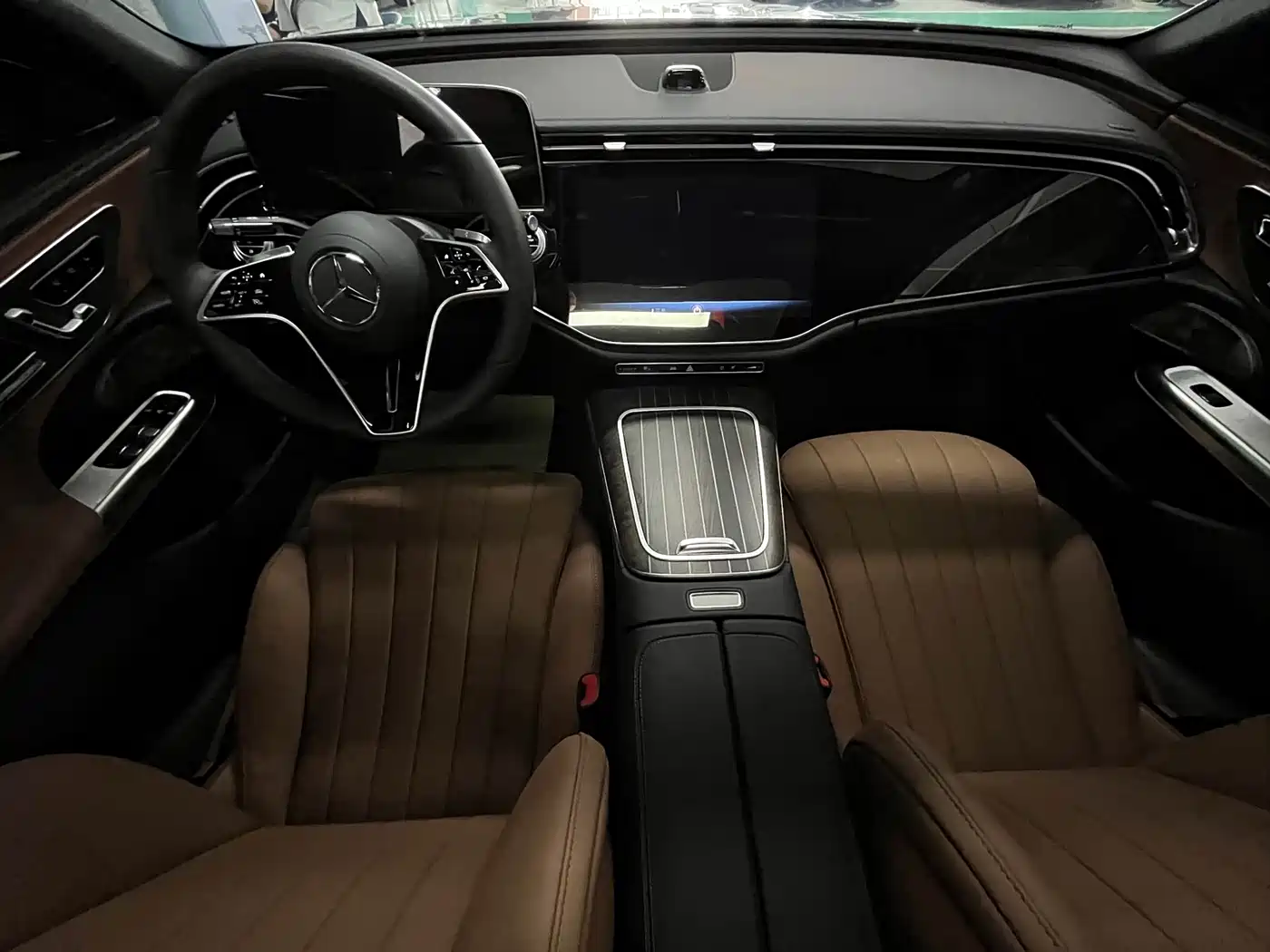 Mercedes-Benz E-Class 2025 E 300 L Luxury Sport фото 10