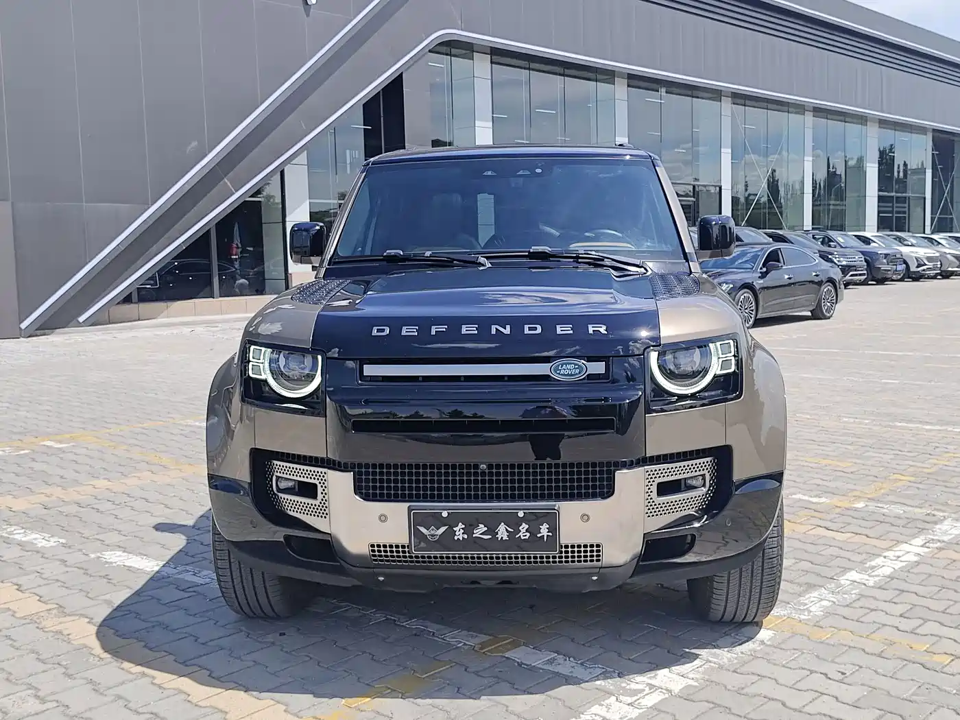 Фото 2 - Land Rover Defender