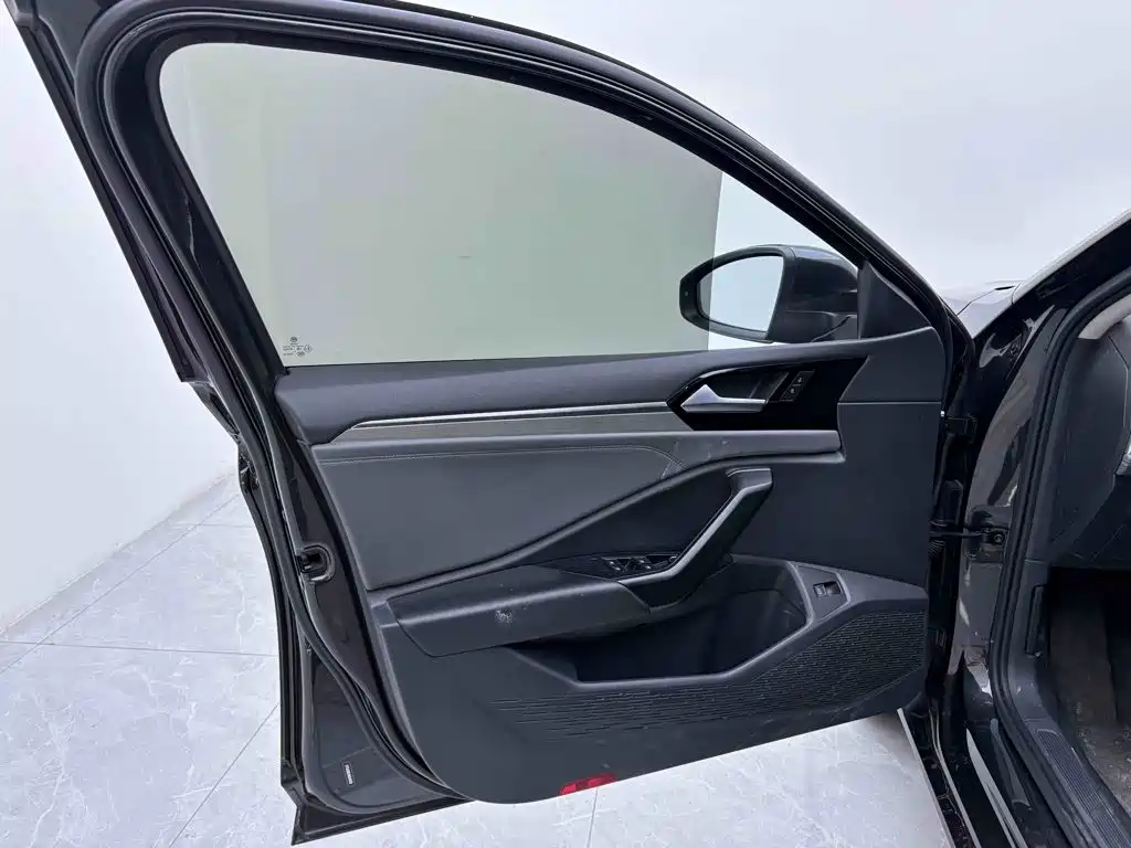 Volkswagen Sagitar 2020 280TSI DSG Luxury China VI 16