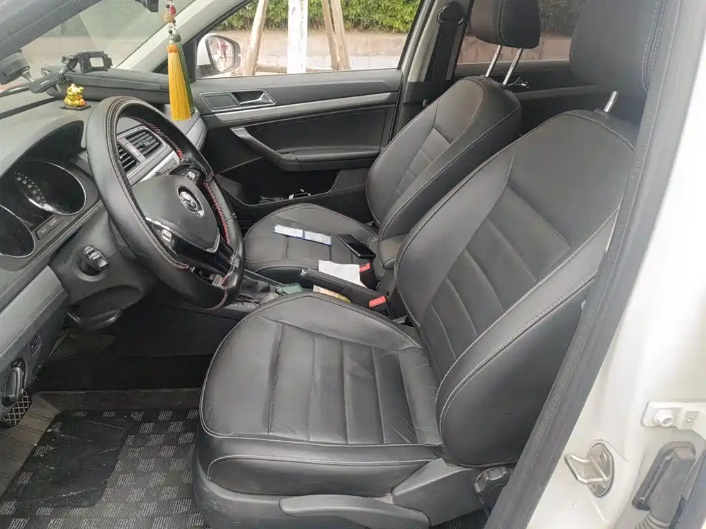 Volkswagen Lavida Tour 2017 230TSI DSG Comfort Edition фото 8