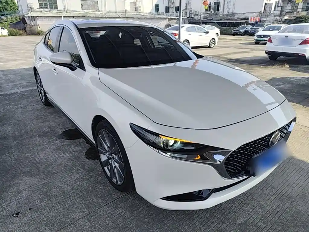 Фото 4 - Mazda Mazda 3