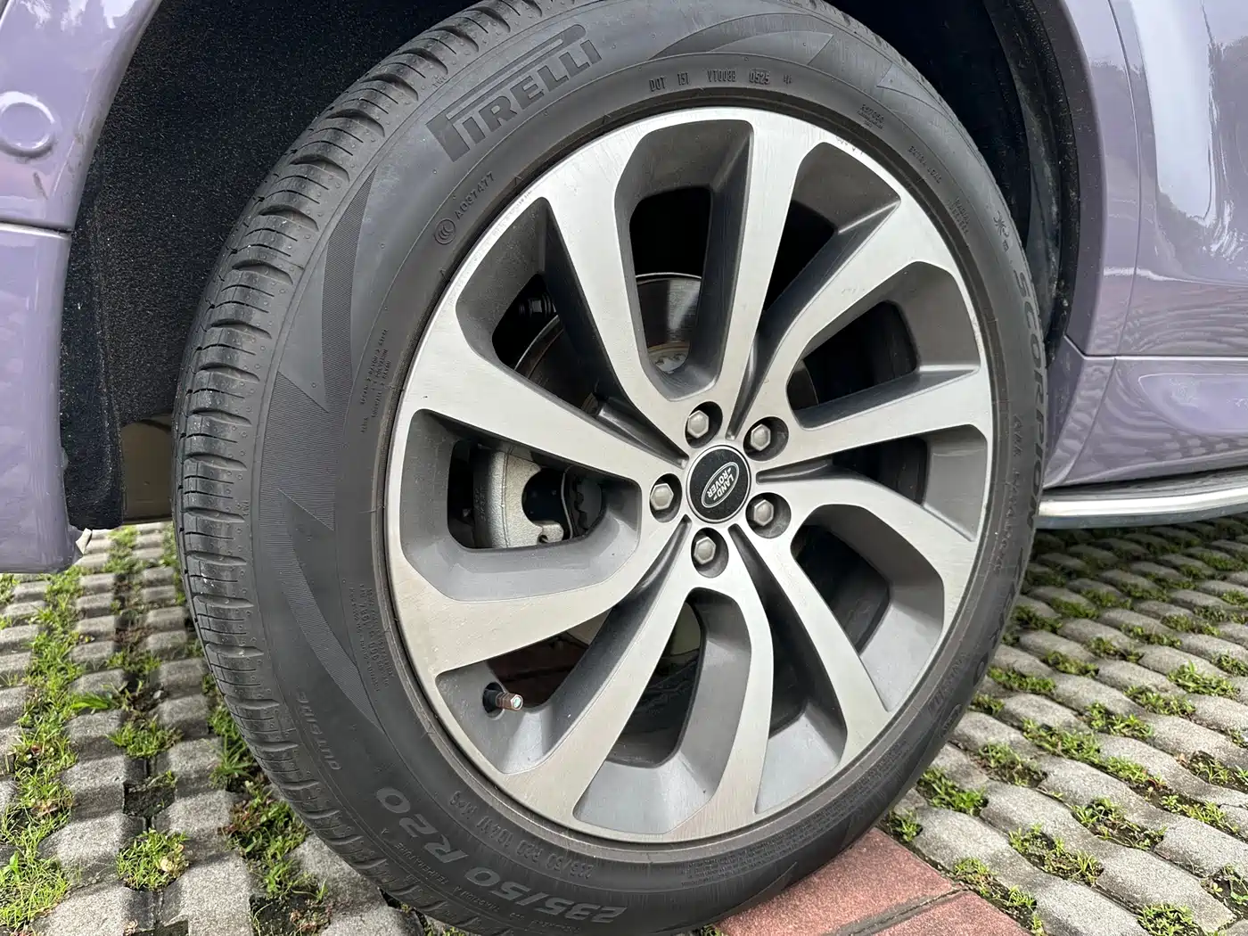 Land Rover Discovery Sport 2022 Model Year Second Facelift 249PS R-Dynamic SE Performance Technology Edition 5-seater фото 8