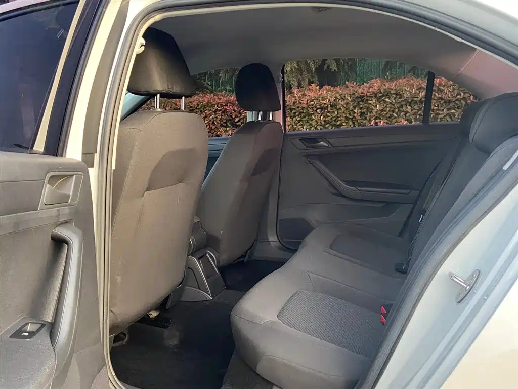 Volkswagen Jetta 2019 Dream Edition 1.5L Manual Fashion фото 5