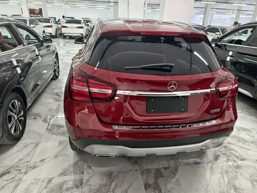 Mercedes-Benz GLA 2018 GLA 200 Dynamic фото 5