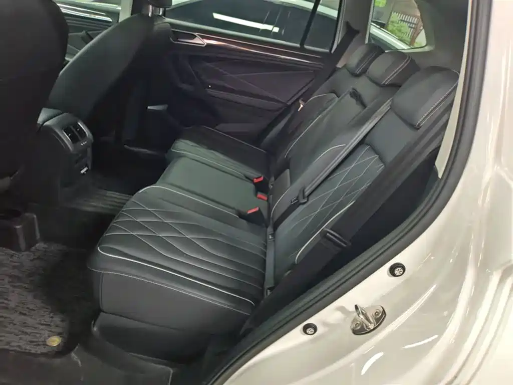 Volkswagen Tiguan L 2024 300TSI Auto 2WD Smart Edition фото 17