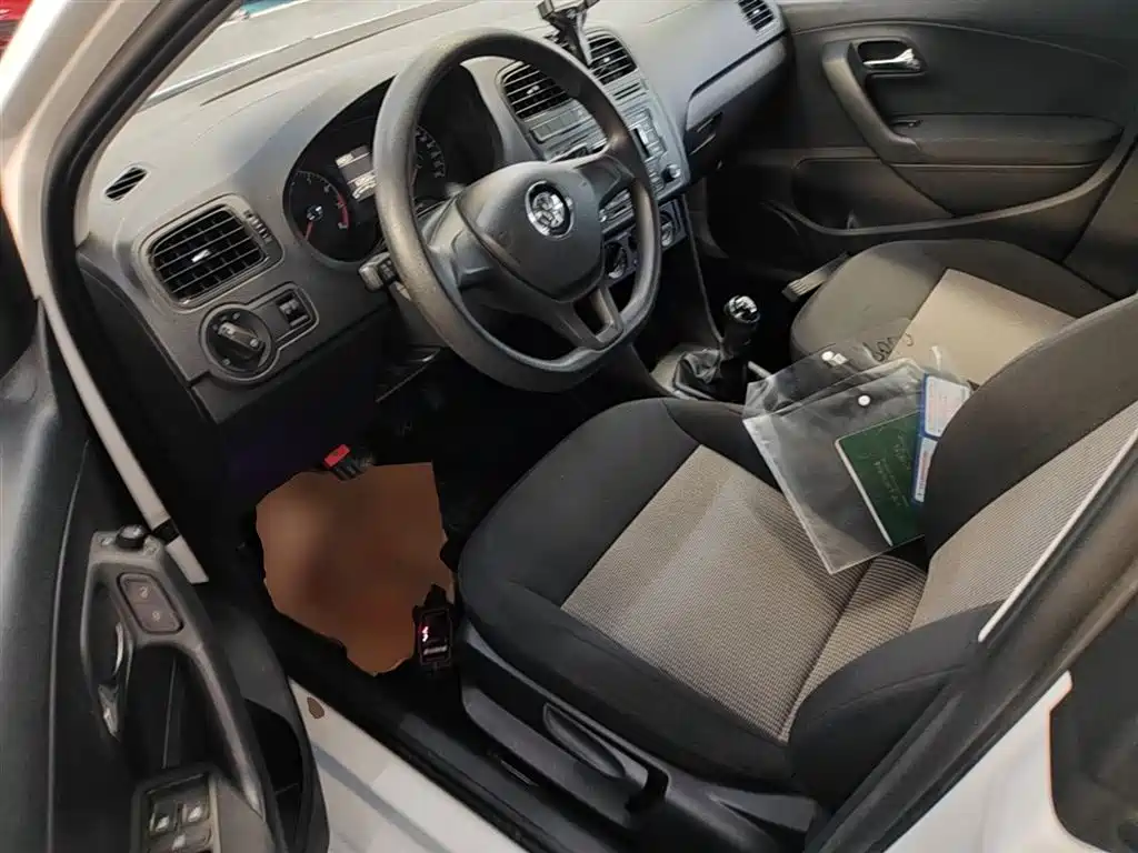 Volkswagen Polo 2016 1.4L Manual Trend фото 15