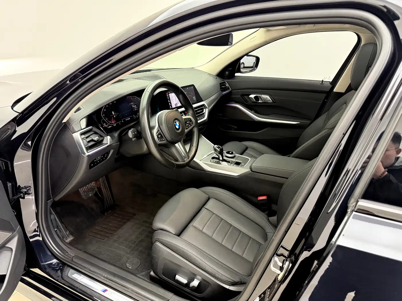 BMW 3 Series 2020 330i M Sport Blackout Package фото 6