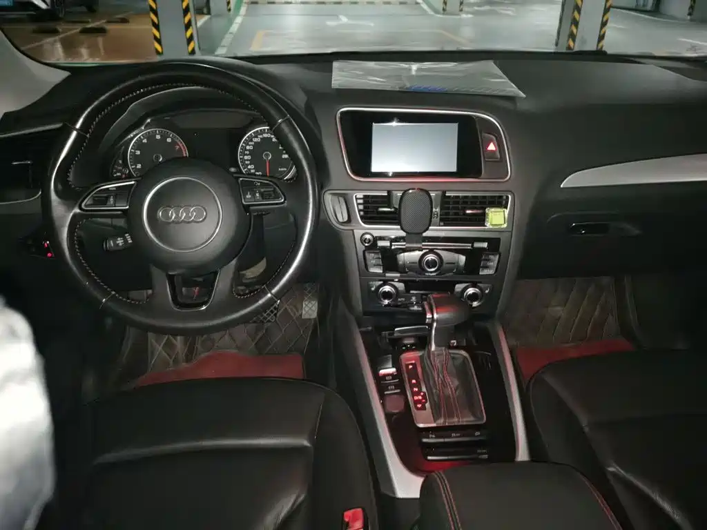 Фото 13 - Audi Q5