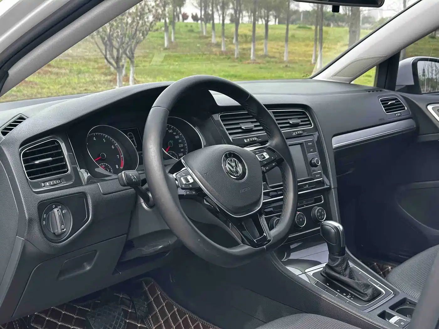 Volkswagen Golf 2018 1.6L Automatic Comfort фото 6