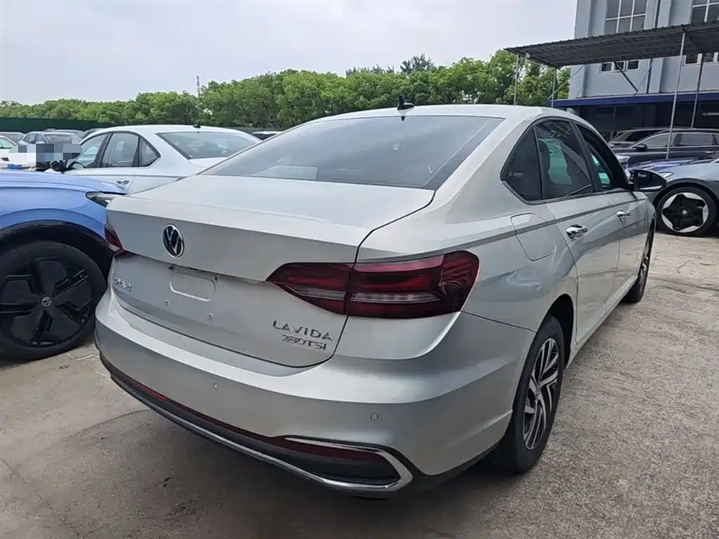 Volkswagen Lavida 2023 280TSI DSG Comfort Edition фото 12