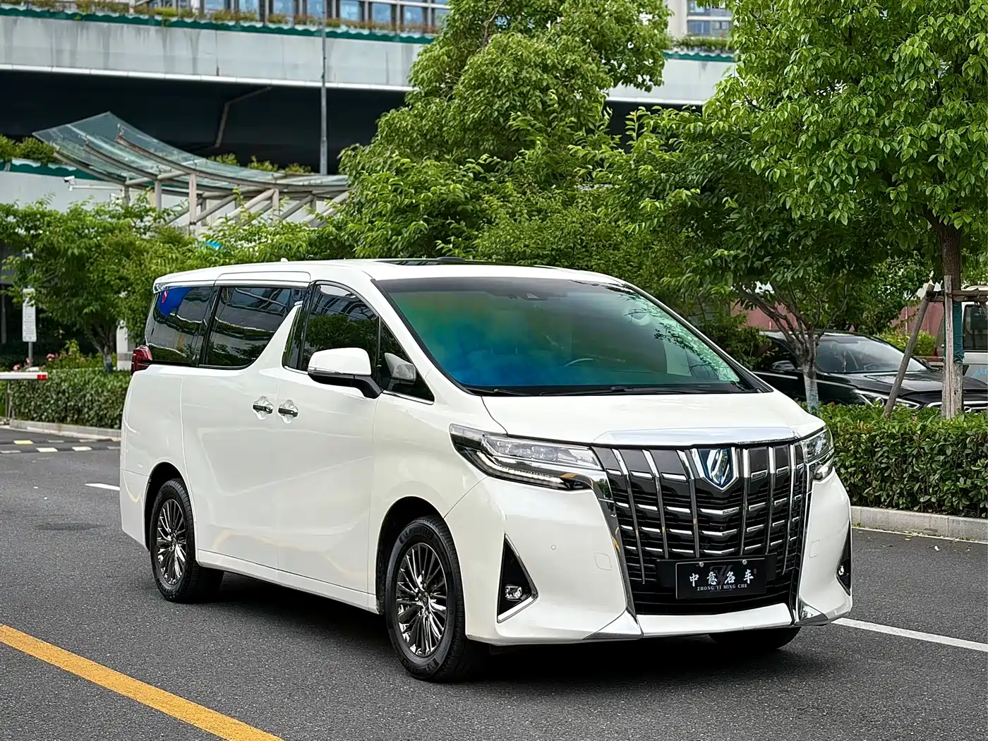 Toyota Alphard 2021 Hybrid 2.5L Premium фото 3