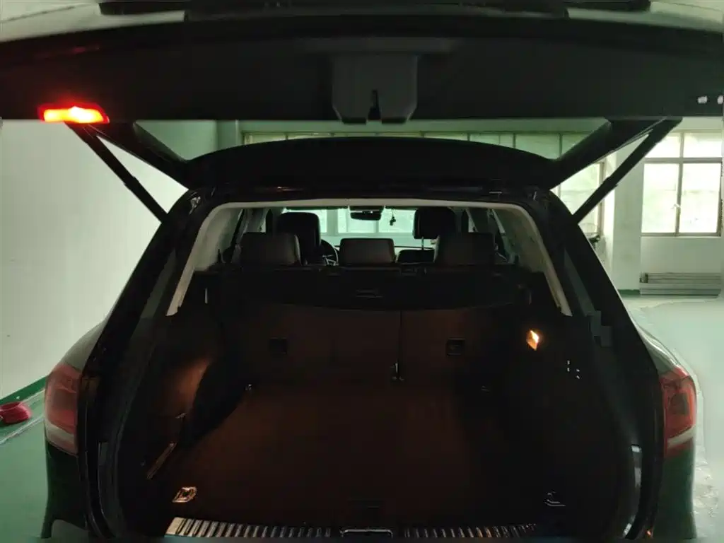 Volkswagen Touareg 2017 3.0TSI Explorer Edition фото 10