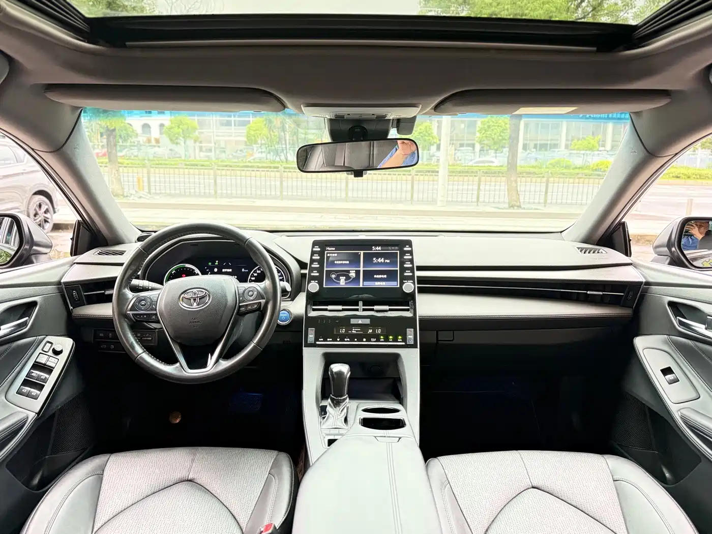 Фото 7 - Toyota Avalon