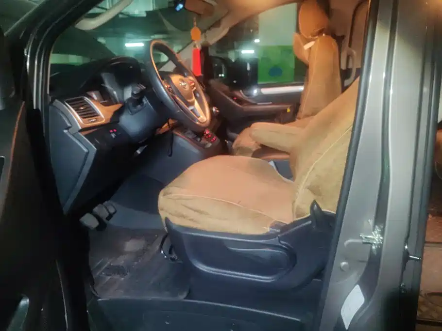 Maxus G10 2021 2021 2.0T Manual Elite Edition Gasoline 7-Seater