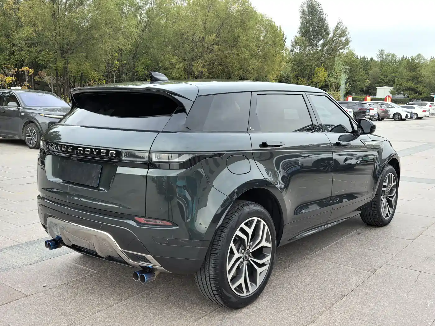 Land Rover Range Rover Evoque 2023 Range Rover Evoque L 249PS Luxury Edition фото 7
