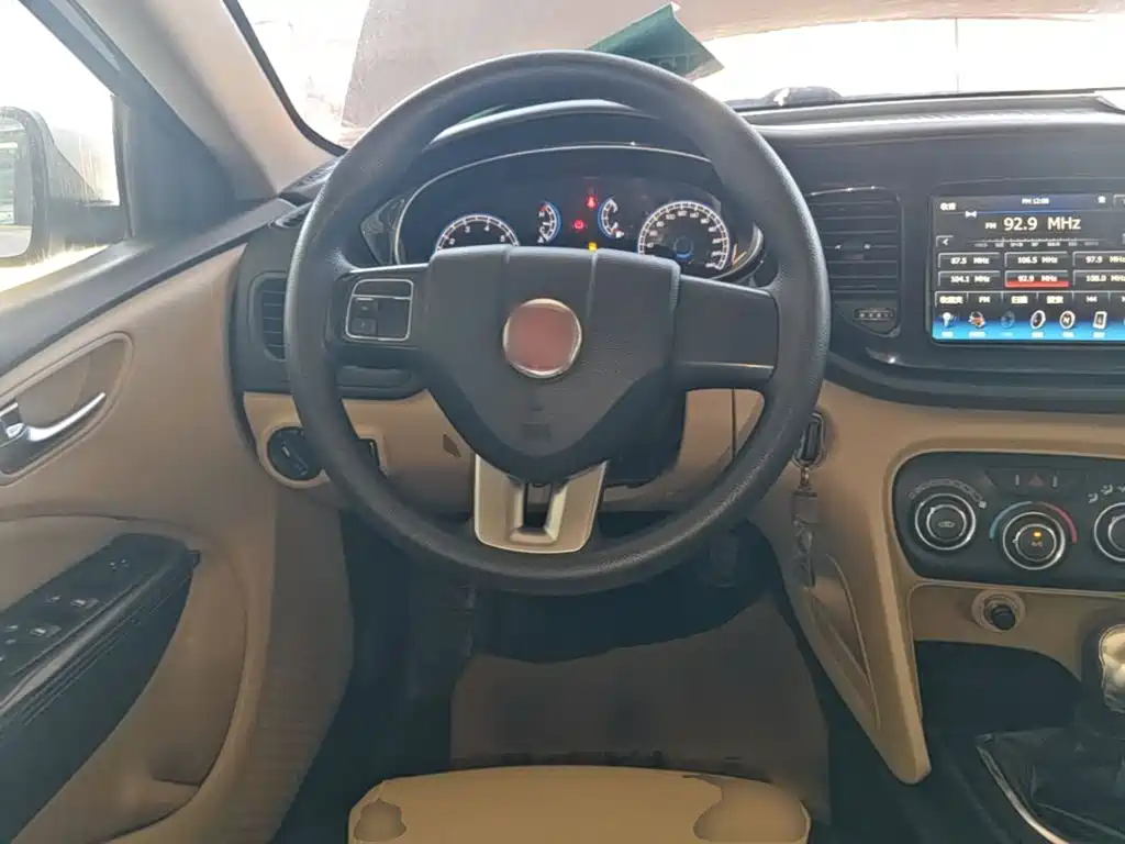 Fiat Viaggio 2014 2012 1.4T Manual Joy Edition